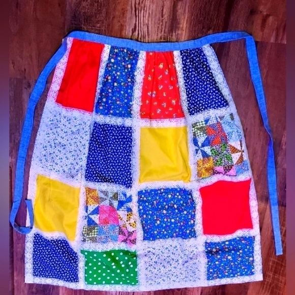 Handmade Patchwork Apron back is solid long length - Picture 2 of 8
